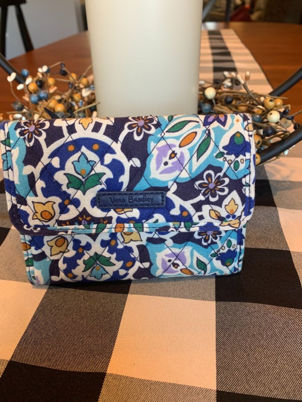 Vera Bradley Euro trifold Wallet RFID Lisbon Medallion Cool blue green